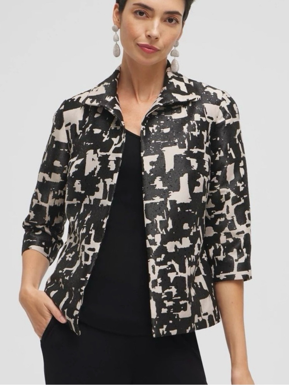 Chico's Black and White Abstract Print 3/4 sleeve Blazer
